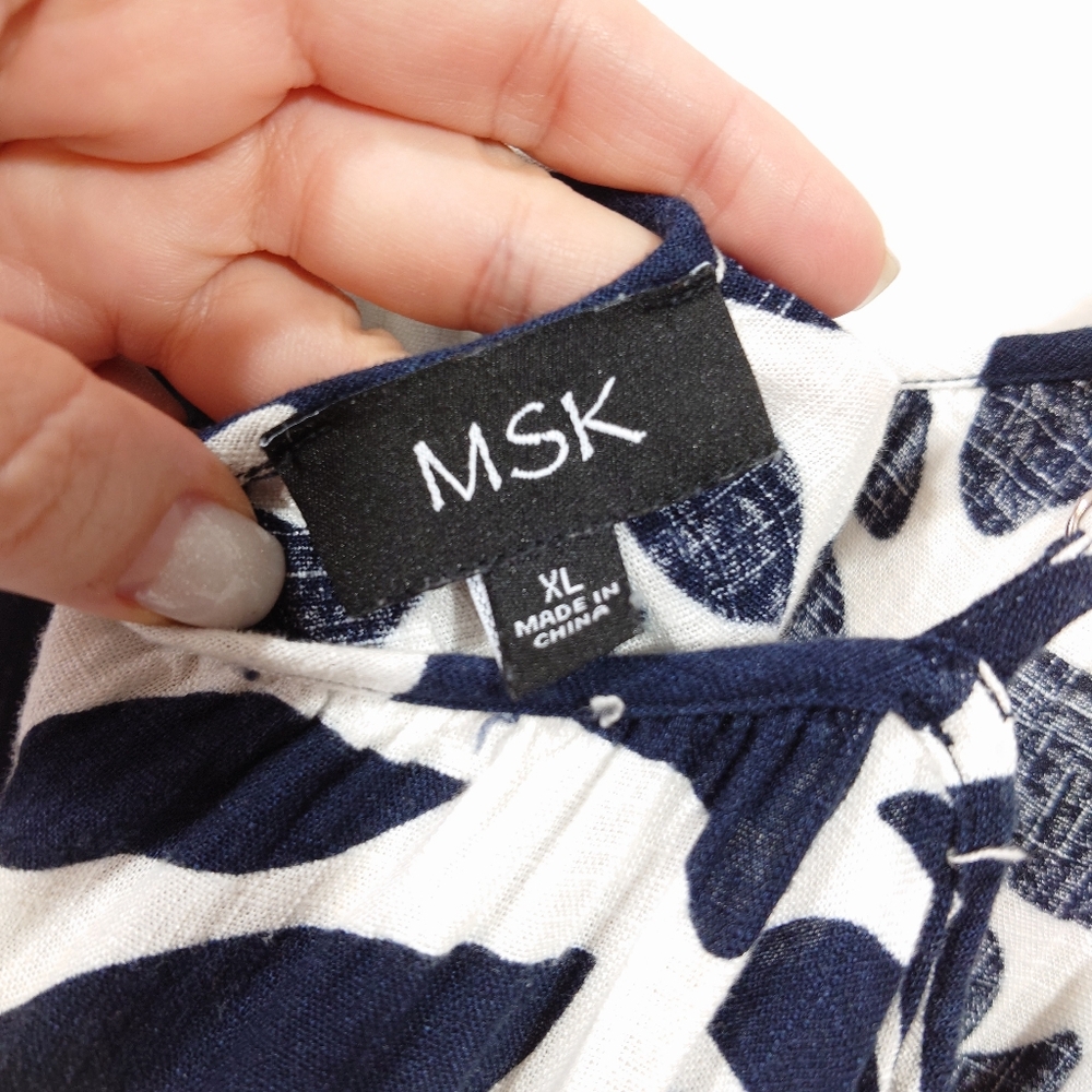 MSK Linen Blend Midi Dress Size XL Navy White Floral Sleeveless Pockets Resort - Picture 5 of 6